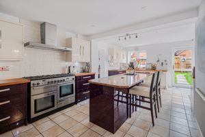Kitchen/Breakfast Room- click for photo gallery